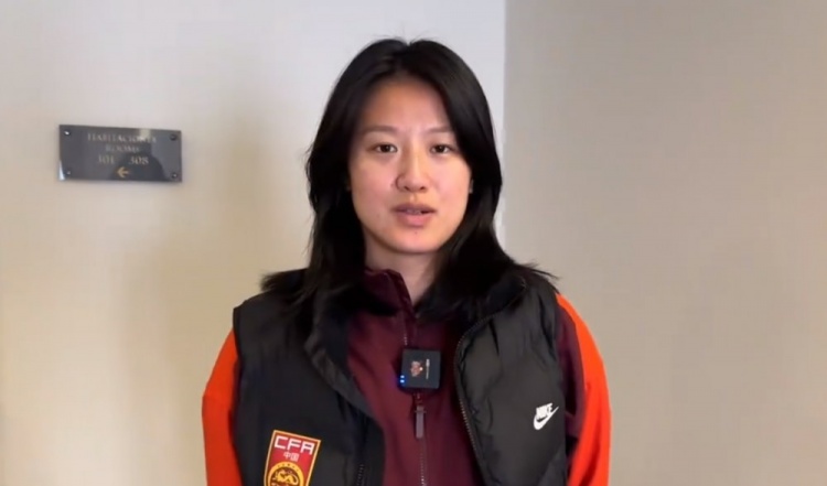  汪琳琳：范迪克是我的偶像和目標(biāo)，希望變成他那樣全面的中后衛(wèi)