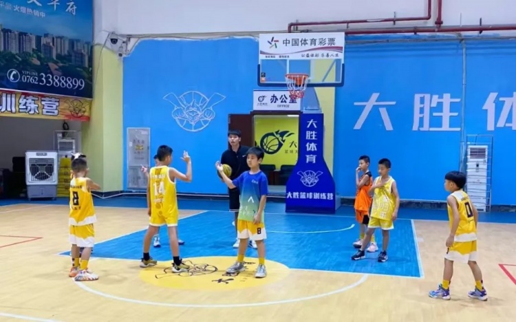  廣東河源體彩少兒籃球培訓(xùn)班：結(jié)營不散場，夢想正啟航