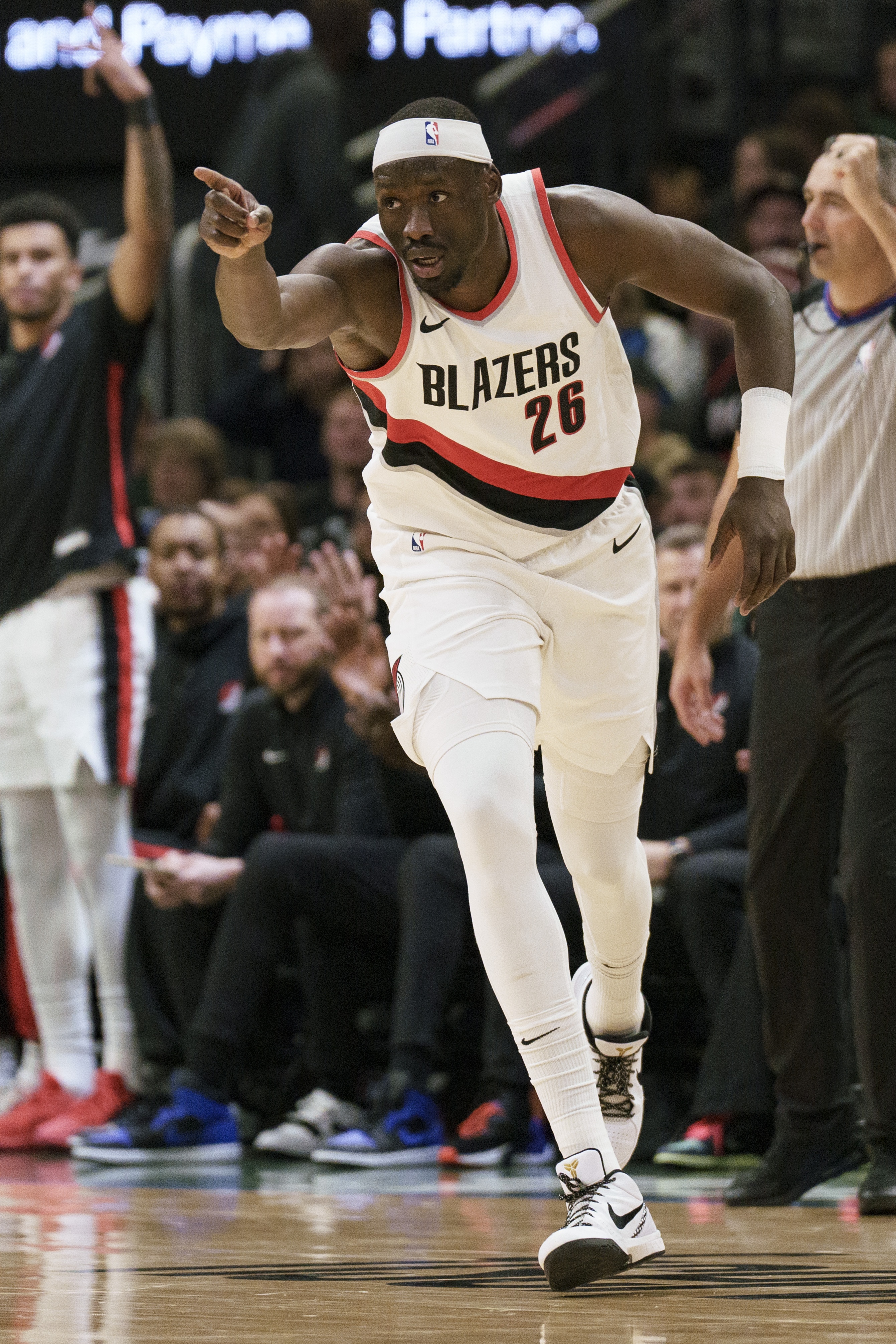  CBA名宿！里斯上半場三分4中3 11分鐘砍下11分5籃板
