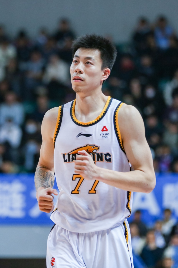  媒體人：張鎮(zhèn)麟、韓德君將因傷缺席今晚對(duì)陣北控的比賽