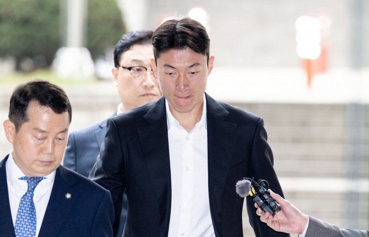  韓國國腳黃義助非法拍攝不雅視頻，一審被判有期徒刑1年緩刑2年！
